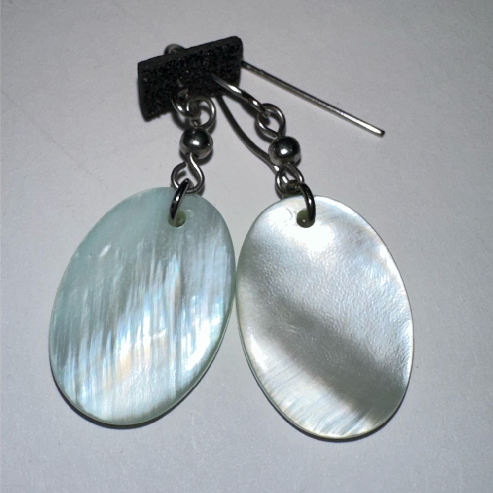 Light green pearlescent earrings oval